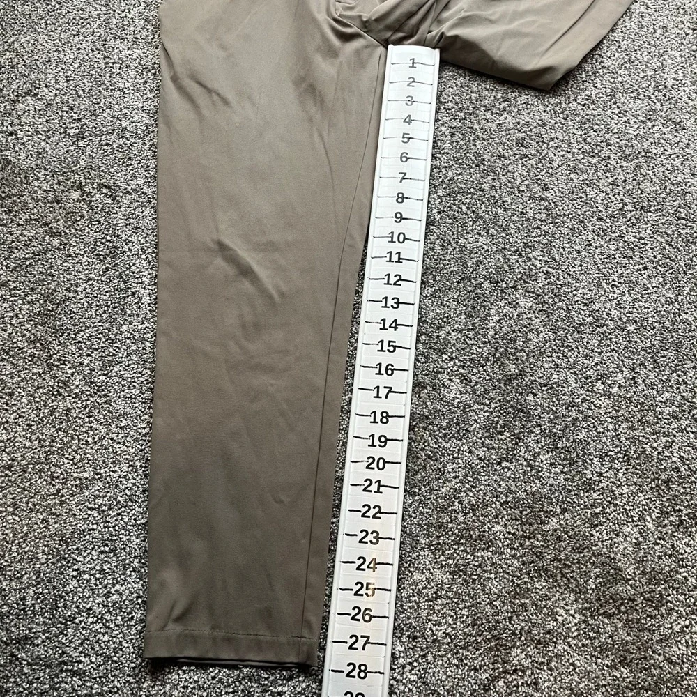 Uniqlo Stretch Dry EX Pants Mens M Taupe Athletic Golf Travel Casual